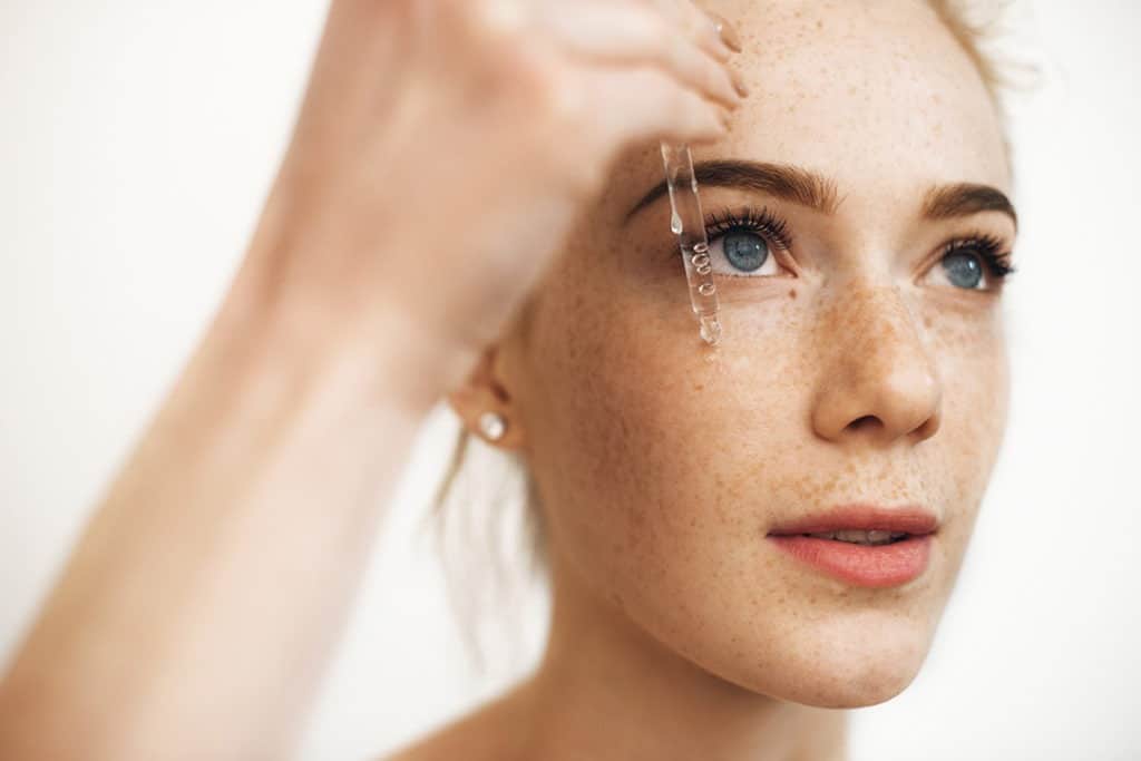 at-what-age-should-you-start-using-retinol-up-on-beauty