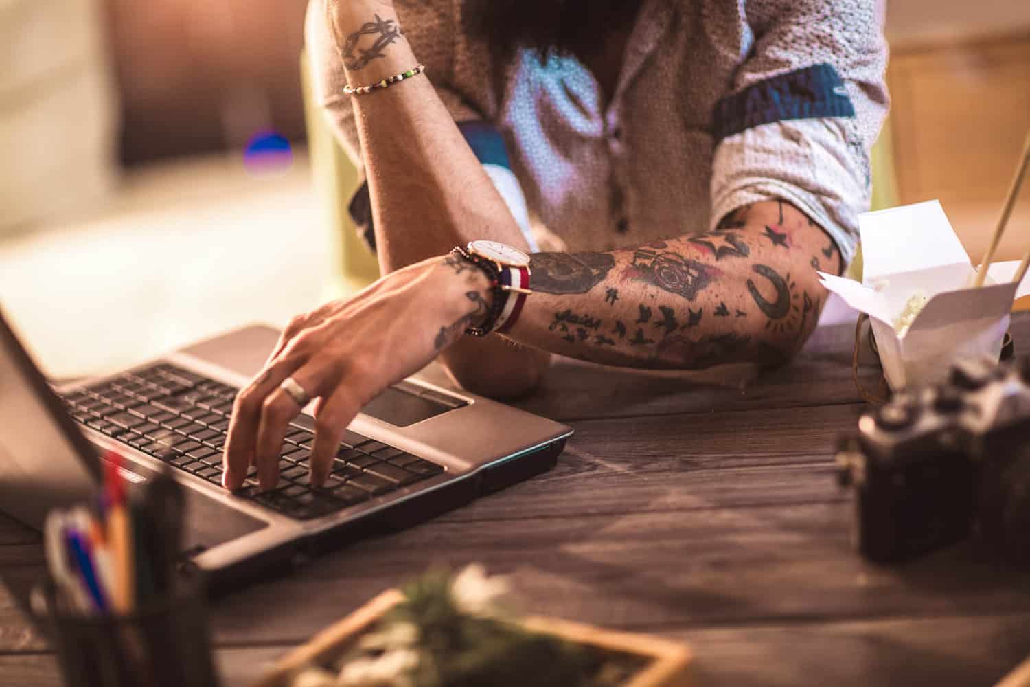 What’s the Psychology Behind People Who Hate Tattoos? - Up On Beauty